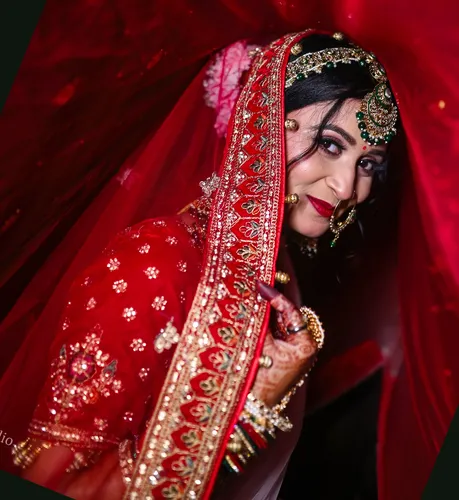 bridal-veil-solo-wedding-portrait